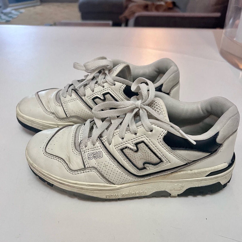New balance 550 black and white (wmns 7.5 mens 5.5)